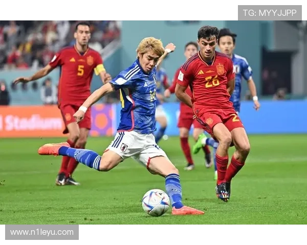 伊东纯也：日本边锋闪耀世界杯，技艺与速度并存